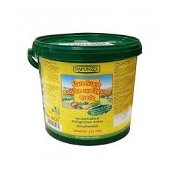 Brodo vegetale con lievito...